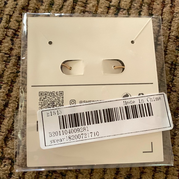 NWT Butterfly earrings 🦋 - Picture 2 of 3